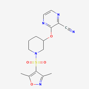 molecular formula C15H17N5O4S B2769882 3-((1-((3,5-二甲基异噁唑-4-基)磺酰氧哌啶-3-基)氧基)吡嘧啶-2-基-碳腈 CAS No. 2034478-82-3
