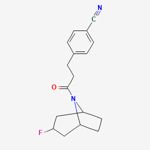 molecular formula C17H19FN2O B2771593 4-[3-(3-氟-8-氮杂双环[3.2.1]辛-8-基)-3-氧代丙基]苯甲腈 CAS No. 2320226-88-6