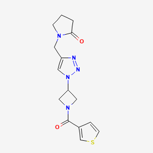 molecular formula C15H17N5O2S B2772153 1-((1-(1-(thiophene-3-carbonyl)azetidin-3-yl)-1H-1,2,3-triazol-4-yl)methyl)pyrrolidin-2-one CAS No. 2034250-38-7