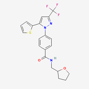 molecular formula C20H18F3N3O2S B2772265 N-(氧杂环戊烷-2-基甲基)-4-[5-噻吩-2-基-3-(三氟甲基)吡唑-1-基]苯甲酰胺 CAS No. 956790-55-9