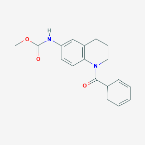 molecular formula C18H18N2O3 B2772836 甲酸甲酯(1-苄酰-1,2,3,4-四氢喹啉-6-基)羰酸酯 CAS No. 955793-26-7