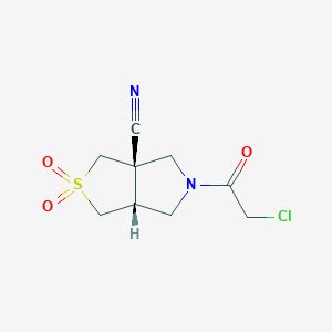 molecular formula C9H11ClN2O3S B2773202 (3As,6aR)-5-(2-chloroacetyl)-2,2-dioxo-3,4,6,6a-tetrahydro-1H-thieno[3,4-c]pyrrole-3a-carbonitrile CAS No. 2411181-23-0