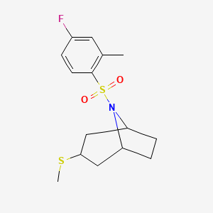 molecular formula C15H20FNO2S2 B2773430 (1R,5S)-8-((4-氟-2-甲基苯基)磺酰)-3-(甲硫基)-8-氮杂双环[3.2.1]辛烷 CAS No. 1798460-75-9