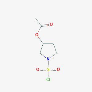molecular formula C6H10ClNO4S B2774404 1-(Chlorosulfonyl)pyrrolidin-3-yl acetate CAS No. 2241140-26-9