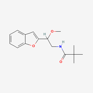 molecular formula C16H21NO3 B2774621 N-(2-(苯并呋喃-2-基)-2-甲氧基乙基)季戊酰胺 CAS No. 2195950-88-8