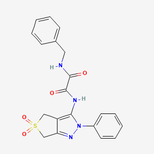molecular formula C20H18N4O4S B2776734 N1-benzyl-N2-(5,5-dioxido-2-phenyl-4,6-dihydro-2H-thieno[3,4-c]pyrazol-3-yl)oxalamide CAS No. 899733-12-1