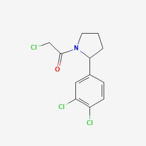 2-Chloro-1-[2-(3,4-dichlorophenyl)pyrrolidin-1-yl]ethan-1-one