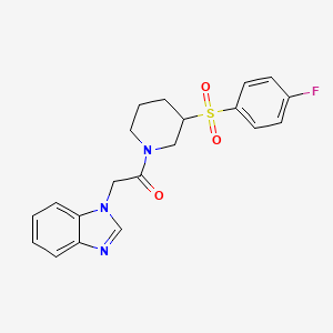 molecular formula C20H20FN3O3S B2777852 2-(1H-benzo[d]imidazol-1-yl)-1-(3-((4-fluorophenyl)sulfonyl)piperidin-1-yl)ethanone CAS No. 1797629-34-5