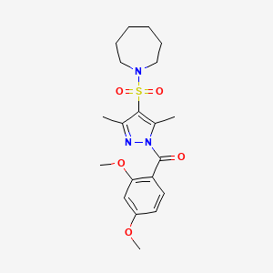 B2778296 (4-(azepan-1-ylsulfonyl)-3,5-dimethyl-1H-pyrazol-1-yl)(2,4-dimethoxyphenyl)methanone CAS No. 1019105-55-5