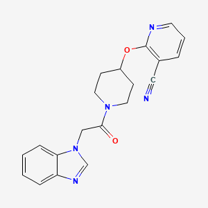 molecular formula C20H19N5O2 B2780434 2-((1-(2-(1H-苯并[d]咪唑-1-基)乙酰基)哌啶-4-基氧基)烟酸腈 CAS No. 1797062-38-4