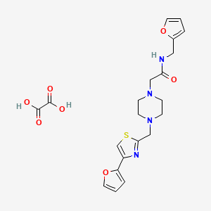 molecular formula C21H24N4O7S B2781985 2-(4-((4-(furan-2-yl)thiazol-2-yl)methyl)piperazin-1-yl)-N-(furan-2-ylmethyl)acetamide oxalate CAS No. 1215417-76-7