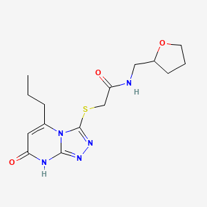 molecular formula C15H21N5O3S B2783175 2-((7-oxo-5-propyl-7,8-dihydro-[1,2,4]triazolo[4,3-a]pyrimidin-3-yl)thio)-N-((tetrahydrofuran-2-yl)methyl)acetamide CAS No. 895005-17-1