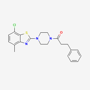 molecular formula C21H22ClN3OS B2784825 1-[4-(7-Chloro-4-methyl-1,3-benzothiazol-2-yl)piperazin-1-yl]-3-phenylpropan-1-one CAS No. 897488-91-4