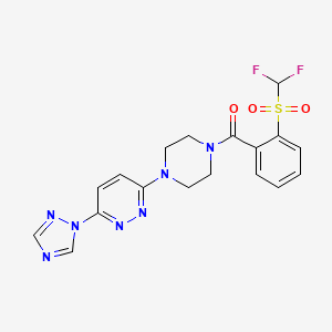 molecular formula C18H17F2N7O3S B2785988 (4-(6-(1H-1,2,4-triazol-1-yl)pyridazin-3-yl)piperazin-1-yl)(2-((difluoromethyl)sulfonyl)phenyl)methanone CAS No. 2034471-17-3