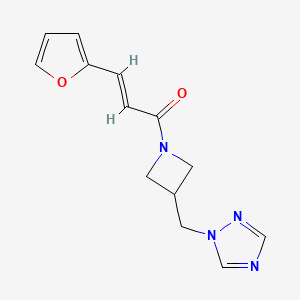 molecular formula C13H14N4O2 B2786199 (E)-1-(3-((1H-1,2,4-triazol-1-yl)methyl)azetidin-1-yl)-3-(furan-2-yl)prop-2-en-1-one CAS No. 2321337-34-0