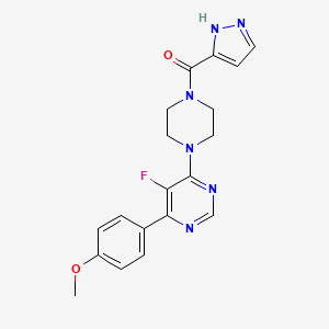 molecular formula C19H19FN6O2 B2786245 [4-[5-Fluoro-6-(4-methoxyphenyl)pyrimidin-4-yl]piperazin-1-yl]-(1H-pyrazol-5-yl)methanone CAS No. 2380179-84-8