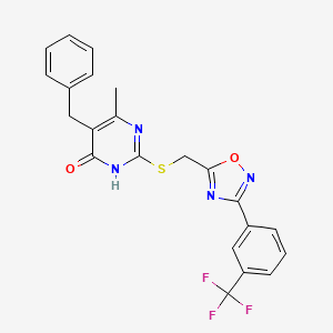 molecular formula C22H17F3N4O2S B2786271 5-Benzyl-6-methyl-2-(((3-(3-(trifluoromethyl)phenyl)-1,2,4-oxadiazol-5-yl)methyl)thio)pyrimidin-4-ol CAS No. 1286930-58-2