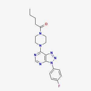 1-(4-(3-(4-fluorophenyl)-3H-[1,2,3]triazolo[4,5-d]pyrimidin-7-yl)piperazin-1-yl)pentan-1-one
