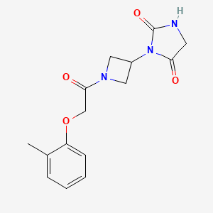 3-(1-(2-(o-Tolyloxy)acetyl)azetidin-3-yl)imidazolidine-2,4-dione