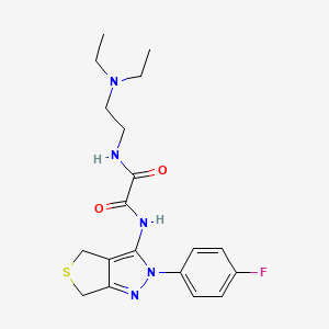 B2787749 N-[2-(diethylamino)ethyl]-N'-[2-(4-fluorophenyl)-2,6-dihydro-4H-thieno[3,4-c]pyrazol-3-yl]ethanediamide CAS No. 946332-13-4