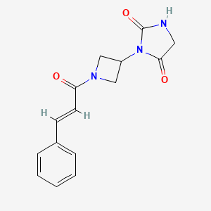 (E)-3-(1-cinnamoylazetidin-3-yl)imidazolidine-2,4-dione