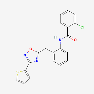 molecular formula C20H14ClN3O2S B2788899 2-chloro-N-(2-((3-(thiophen-2-yl)-1,2,4-oxadiazol-5-yl)methyl)phenyl)benzamide CAS No. 1797604-26-2