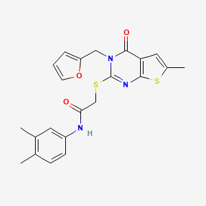 molecular formula C22H21N3O3S2 B2791820 N-(3,4-dimethylphenyl)-2-[3-(furan-2-ylmethyl)-6-methyl-4-oxothieno[2,3-d]pyrimidin-2-yl]sulfanylacetamide CAS No. 878682-84-9