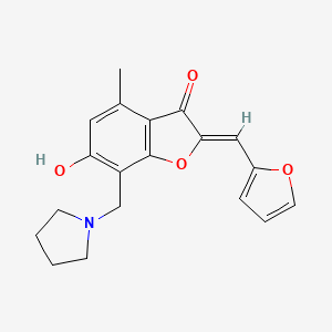 molecular formula C19H19NO4 B2791920 (Z)-2-(furan-2-ylmethylene)-6-hydroxy-4-methyl-7-(pyrrolidin-1-ylmethyl)benzofuran-3(2H)-one CAS No. 903853-12-3
