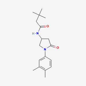 molecular formula C18H26N2O2 B2791975 N-(1-(3,4-dimethylphenyl)-5-oxopyrrolidin-3-yl)-3,3-dimethylbutanamide CAS No. 896369-08-7