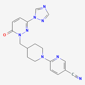 molecular formula C18H18N8O B2792333 6-(4-{[6-oxo-3-(1H-1,2,4-triazol-1-yl)-1,6-dihydropyridazin-1-yl]methyl}piperidin-1-yl)pyridine-3-carbonitrile CAS No. 2176201-05-9