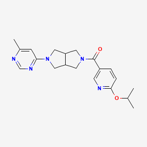 molecular formula C20H25N5O2 B2792710 [2-(6-Methylpyrimidin-4-yl)-1,3,3a,4,6,6a-hexahydropyrrolo[3,4-c]pyrrol-5-yl]-(6-propan-2-yloxypyridin-3-yl)methanone CAS No. 2380096-22-8