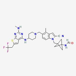 molecular formula C32H35F3N8OS B2794154 N-[3-[[2-Cyano-4-methyl-5-[[4-[[2-(methylamino)-6-(2,2,2-trifluoroethyl)thieno[2,3-d]pyrimidin-4-yl]amino]piperidin-1-yl]methyl]indol-1-yl]methyl]-1-bicyclo[1.1.1]pentanyl]formamide CAS No. 2134169-43-8