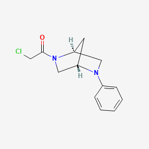 molecular formula C13H15ClN2O B2796021 2-Chloro-1-[(1S,4S)-5-phenyl-2,5-diazabicyclo[2.2.1]heptan-2-yl]ethanone CAS No. 2411180-95-3