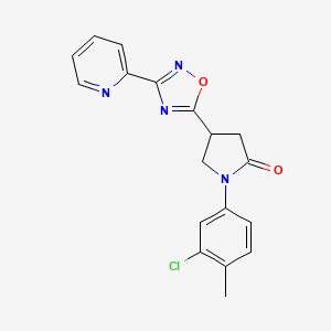 1-(3-Chloro-4-methylphenyl)-4-(3-(pyridin-2-yl)-1,2,4-oxadiazol-5-yl)pyrrolidin-2-one