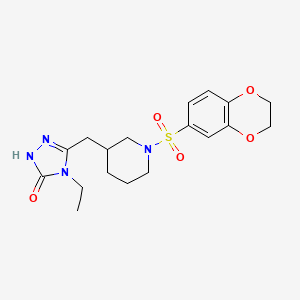 molecular formula C18H24N4O5S B2796829 3-((1-((2,3-dihydrobenzo[b][1,4]dioxin-6-yl)sulfonyl)piperidin-3-yl)methyl)-4-ethyl-1H-1,2,4-triazol-5(4H)-one CAS No. 2034365-82-5