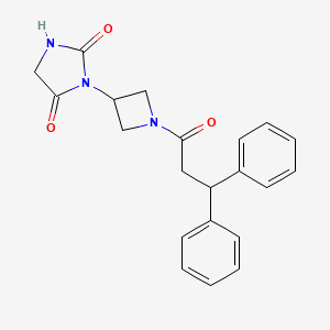 molecular formula C21H21N3O3 B2796946 3-(1-(3,3-二苯基丙酰)氮杂环丁烷-3-基)咪唑烷-2,4-二酮 CAS No. 2034365-01-8