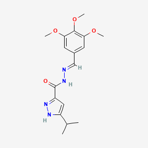 molecular formula C17H22N4O4 B2797198 (E)-3-异丙基-N'-(3,4,5-三甲氧基苯甲亚甲基)-1H-吡唑-5-甲酰肼 CAS No. 403659-67-6