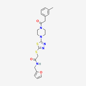 molecular formula C22H25N5O3S2 B2797349 N-(呋喃-2-基甲基)-2-((5-(4-(2-(间甲苯)乙酰)哌嗪-1-基)-1,3,4-噻二唑-2-基)硫)乙酰胺 CAS No. 1207028-33-8
