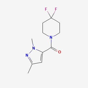 molecular formula C11H15F2N3O B2800096 (4,4-Difluoropiperidin-1-yl)-(2,5-dimethylpyrazol-3-yl)methanone CAS No. 2327168-30-7