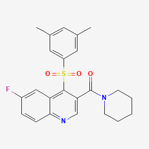 molecular formula C23H23FN2O3S B2800643 4-[(3,5-二甲基苯基)磺酰]-6-氟-3-(哌啶-1-基甲酰)喹啉 CAS No. 1111147-07-9