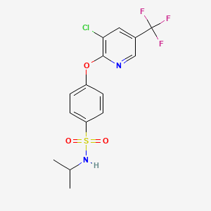 molecular formula C15H14ClF3N2O3S B2801055 4-{[3-chloro-5-(trifluoromethyl)-2-pyridinyl]oxy}-N-isopropylbenzenesulfonamide CAS No. 338775-51-2