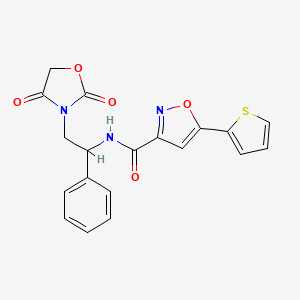 molecular formula C19H15N3O5S B2801436 N-(2-(2,4-二氧代噁唑啉-3-基)-1-苯乙基)-5-(噻吩-2-基)异噁唑-3-羧酰胺 CAS No. 1903124-91-3