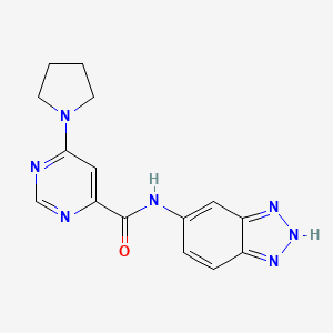 molecular formula C15H15N7O B2801509 N-(1H-benzo[d][1,2,3]triazol-5-yl)-6-(pyrrolidin-1-yl)pyrimidine-4-carboxamide CAS No. 2034474-95-6