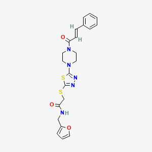 (E)-2-((5-(4-cinnamoylpiperazin-1-yl)-1,3,4-thiadiazol-2-yl)thio)-N-(furan-2-ylmethyl)acetamide