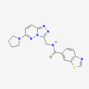 molecular formula C18H17N7OS B2801999 N-((6-(吡咯啉-1-基)-[1,2,4]三唑并[4,3-b]吡啶-3-基)甲基)苯并[d]噻唑-6-甲酰胺 CAS No. 2034323-64-1