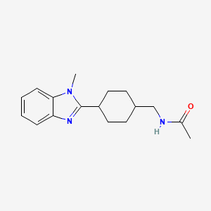 molecular formula C17H23N3O B2802615 N-((4-(1-methyl-1H-benzo[d]imidazol-2-yl)cyclohexyl)methyl)acetamide CAS No. 1235654-34-8
