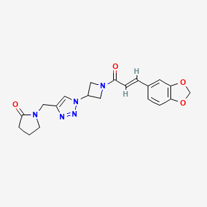 molecular formula C20H21N5O4 B2803756 (E)-1-((1-(1-(3-(苯并[d][1,3]二噁杂环-5-基)丙烯酰)吖唑啉-3-基)-1H-1,2,3-三唑-4-基)甲基)吡咯啉-2-酮 CAS No. 2035004-56-7