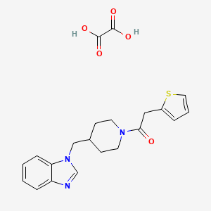 molecular formula C21H23N3O5S B2803758 1-(4-((1H-苯并[d]咪唑-1-基)甲基)哌啶-1-基)-2-(噻吩-2-基)乙酮草酸盐 CAS No. 1351588-53-8
