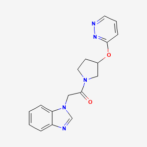 molecular formula C17H17N5O2 B2805336 2-(1H-苯并[d]咪唑-1-基)-1-(3-(吡啶并[3,4-d]嘧啶-3-氧基)吡咯烷-1-基)乙酮 CAS No. 2034335-67-4