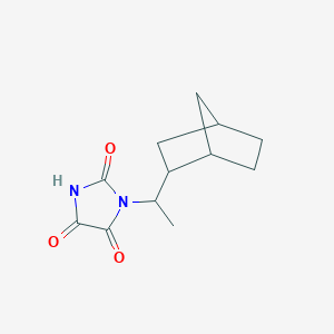 molecular formula C12H16N2O3 B2805752 1-(1-{双环[2.2.1]庚烷-2-基}乙基)咪唑烷-2,4,5-三酮 CAS No. 1005089-35-9